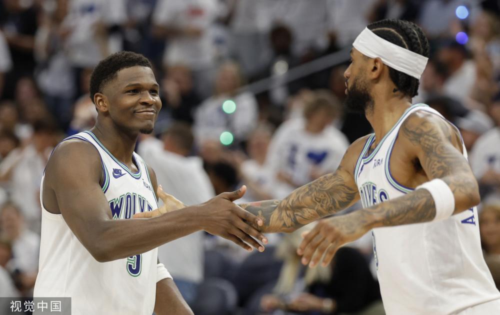 的防守型中 的防守型中