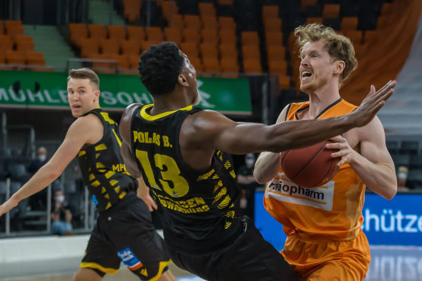 球迷感到担 球迷感到担