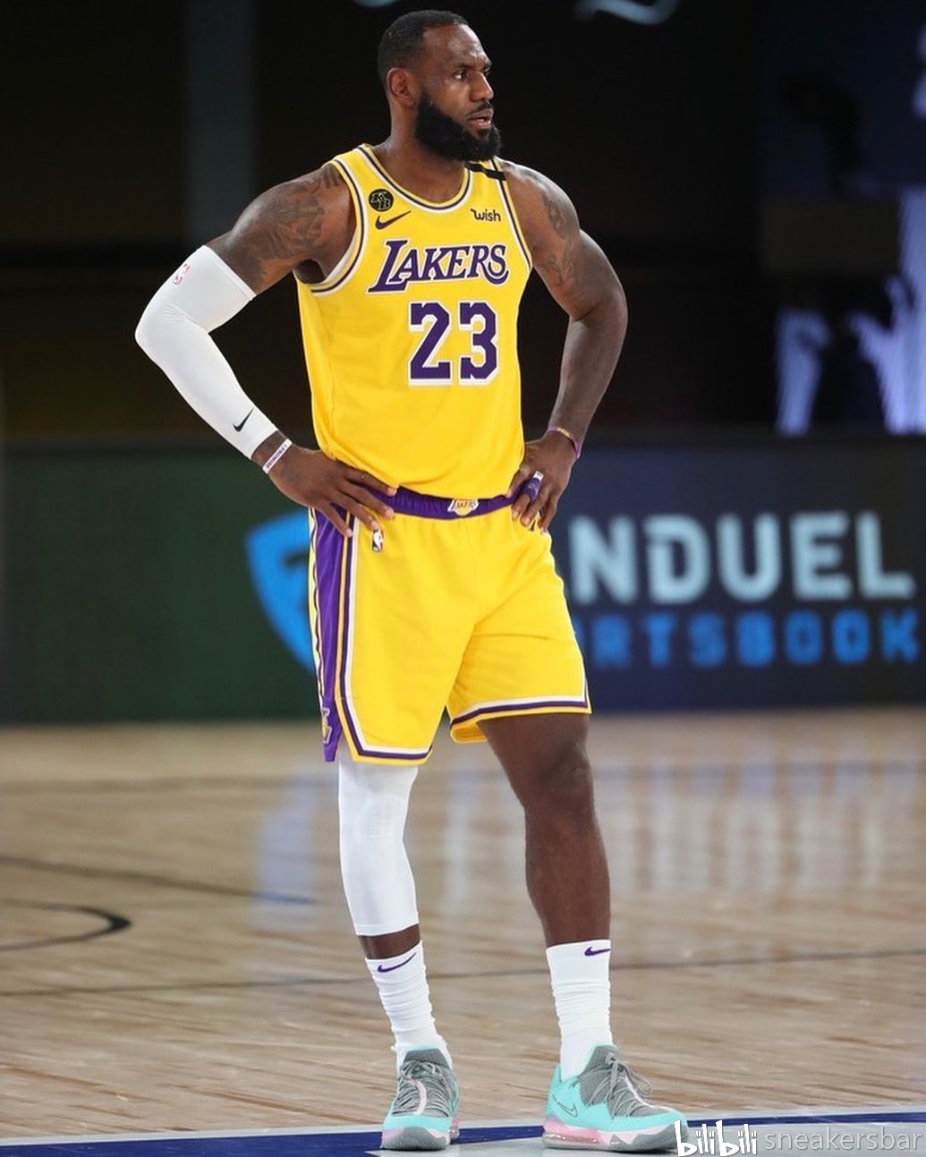 也为国足新 也为国足新